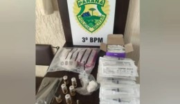 PM descobre ponto de tráfico, prende traficante e apreende grande quantidade de drogas