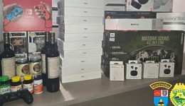 Polícia apreende iPads e eletrônicos contrabandeados em veículo na PR-182