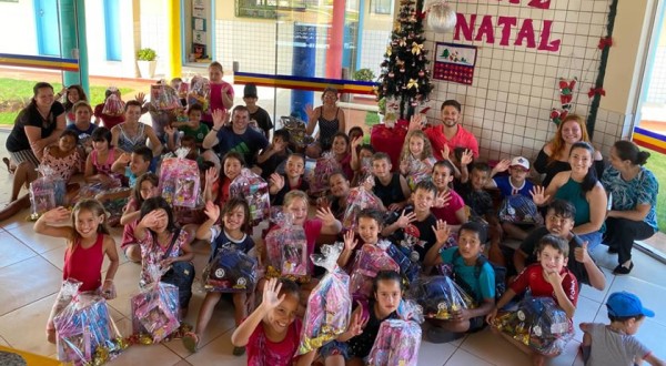 Programa Semear encerra atividade do ano com festa de Natal