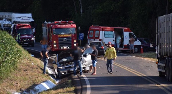 Grave acidente na BR 163 envolvendo três veículos