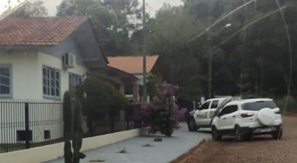 Família é presa por suspeita de desvio de recursos na prefeitura