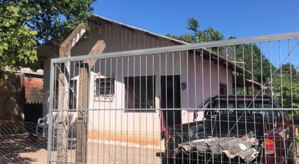 Família se recusa deixar imóvel no bairro Padre Ulrico