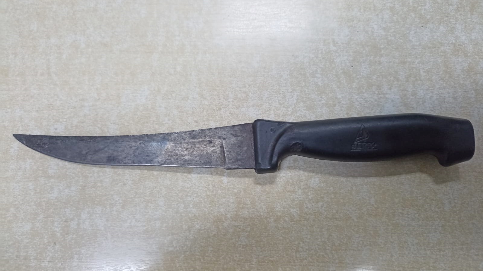 Homem é preso após ameaçar agredir a esposa e ameaçá-la de morte com uma faca