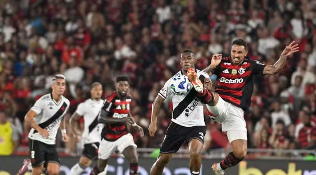 Flamengo e Vasco ficam no empate em clássico movimentado no Maracanã