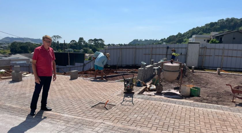 Praça Meu Campinho está sendo construída no Bom Pastor