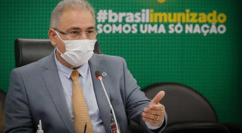 Avião com 1,5 milhão de doses da Janssen chega amanhã, diz ministro