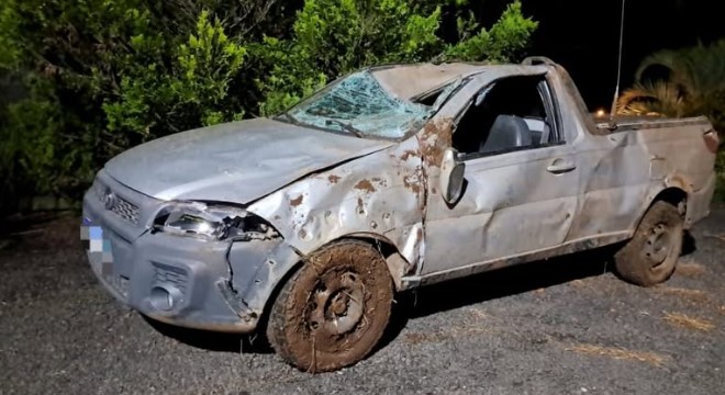 Jovem fica gravemente ferido após capotamento na PR-364 