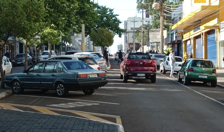 Neste sábado de aleluia, comércio beltronense atende até às 16:00