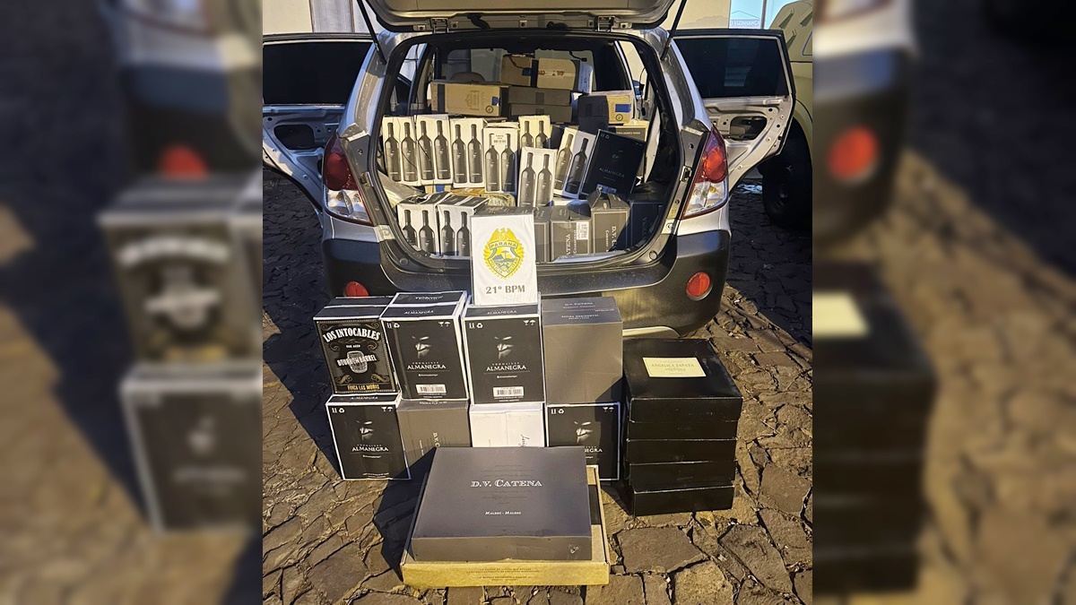 Carga de vinhos contrabandeada é apreendida pela Polícia Militar
