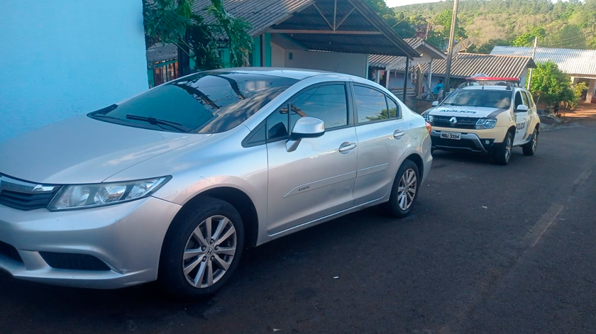 Carro furtado é recuperado em operação da Polícia Militar
