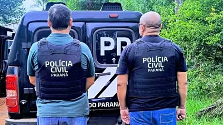 Homem bêbado entra em casa errada no Paraná, come comida da geladeira, deita no sofá, é espancado pelo dono da residência e vai parar na UTI