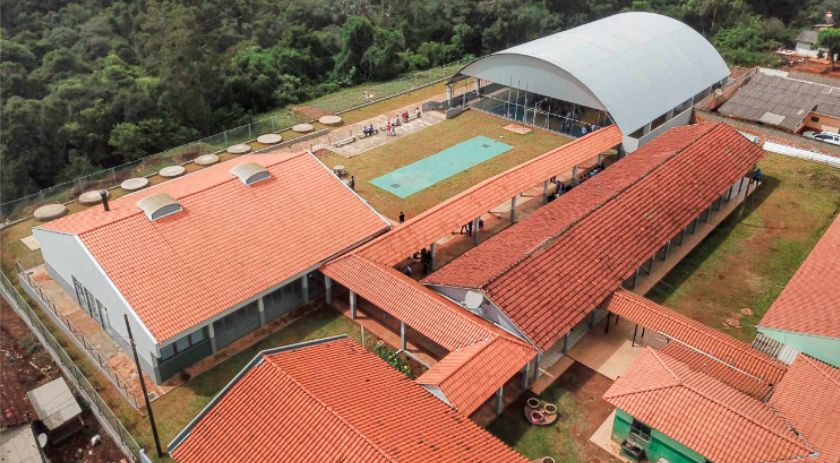 Estado investe R$ 1,3 bilhão em obras nas escolas e coloca ponto final nas salas de madeira