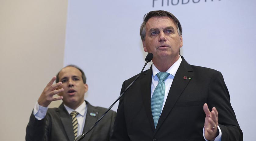 Bolsonaro pede a empresários para segurarem preço dos alimentos