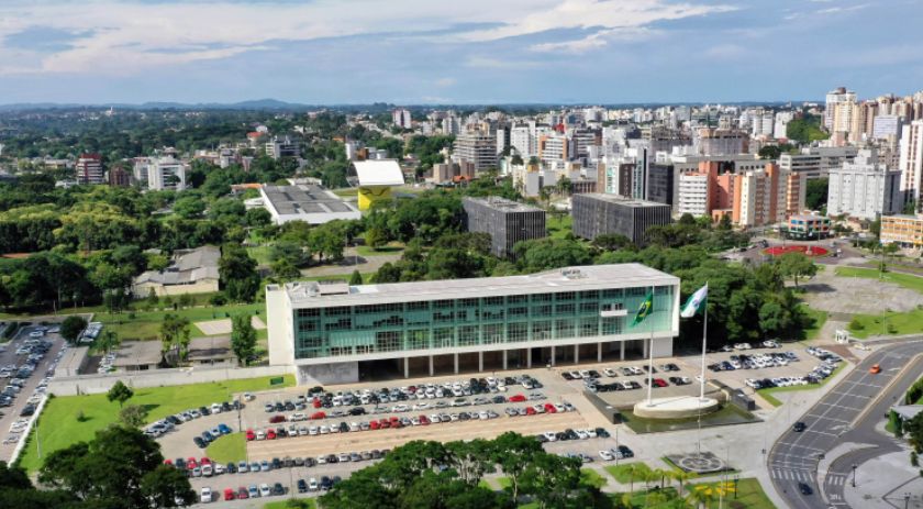 Governador sanciona Orçamento de 2024 com receitas e despesas de R$ 68,7 bilhões