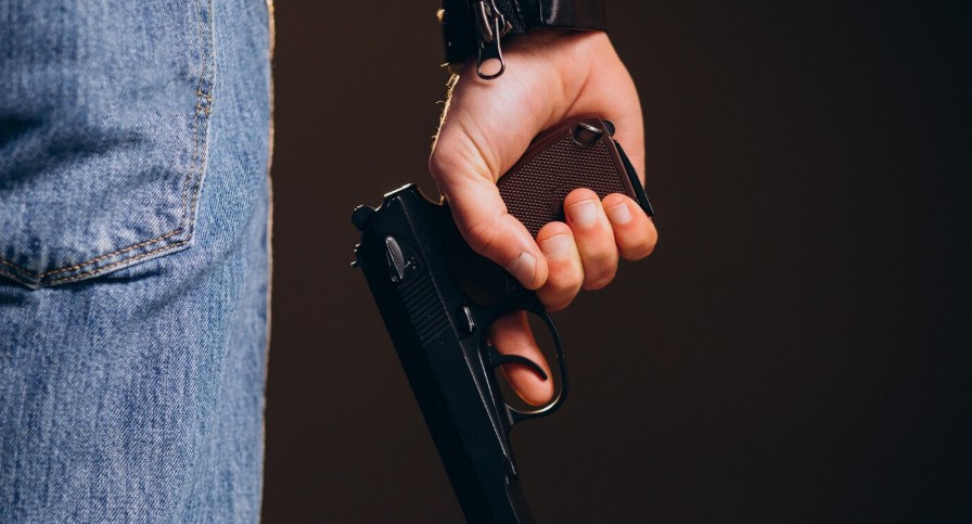 Briga entre venezuelanos termina com um deles morto a tiros