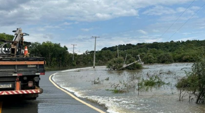 Temporais destroem 5,1 mil postes em 4 meses e demandam mobilização total da Copel