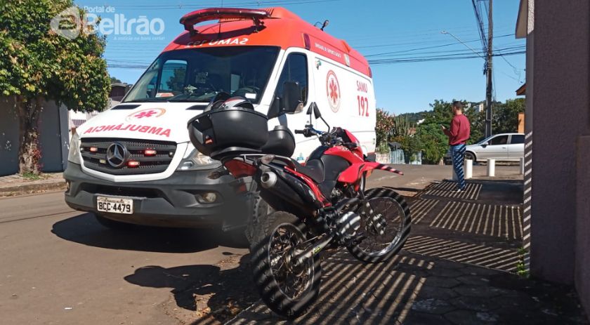 Motociclistas se ferem em acidente envolvendo duas motos