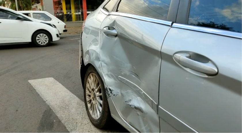 Acidente de trânsito no bairro Vila Nova deixa grávida ferida