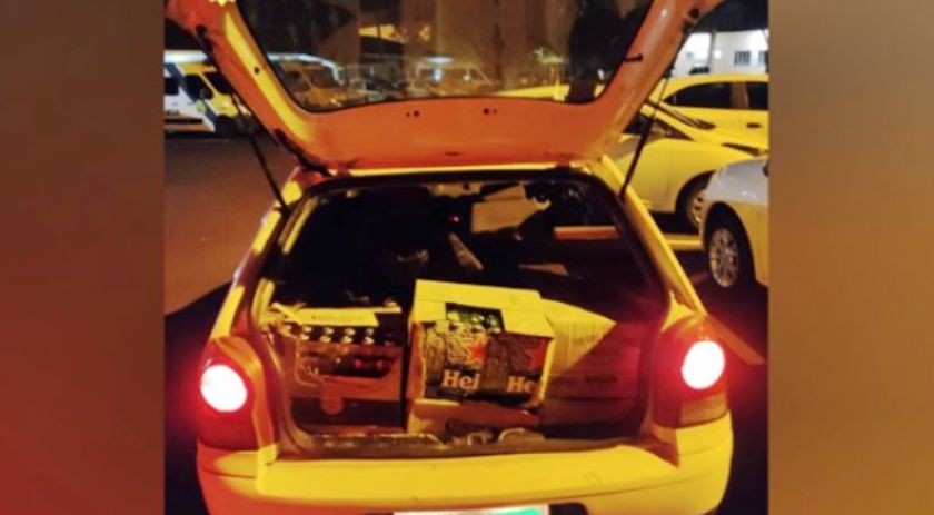 Duas pessoas são detidas com carro carregado de produtos de descaminho