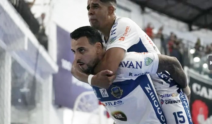 Pato vira e vence ABF em estreia na Série Ouro
