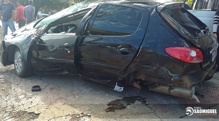 Motorista capota veículo e sofre graves ferimentos na cabeça em acidente Willy Barth