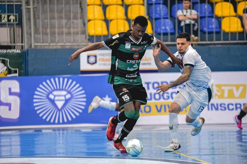 Marreco vence na estreia no Talentos LNF