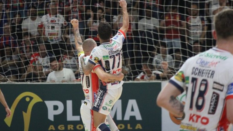 Marreco sofre goleada do Cascavel no primeiro jogo das quartas
