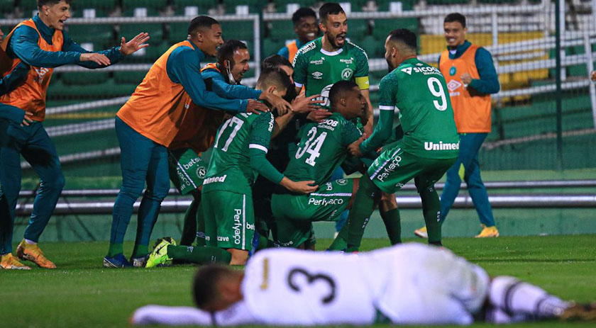 Chape vence o Figueirense e avança, novamente, às semifinais do Campeonato Catarinense