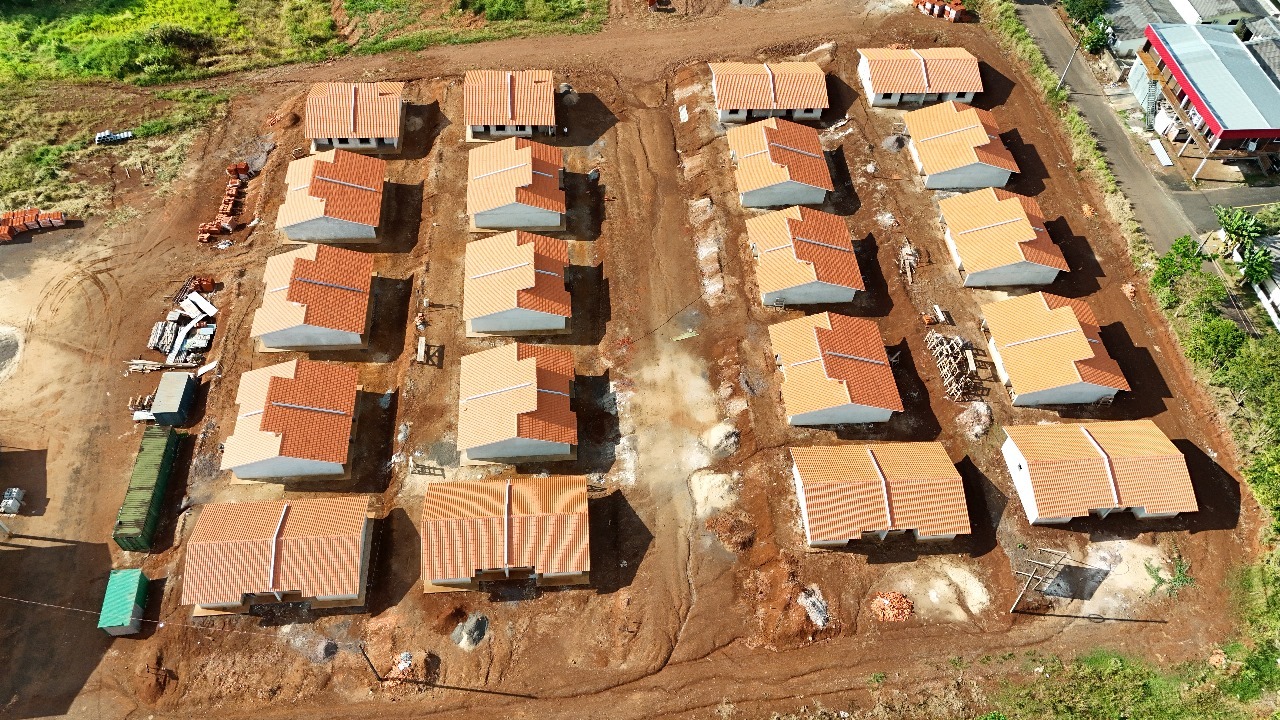 Prefeitura retoma construção de casas que estava embargada