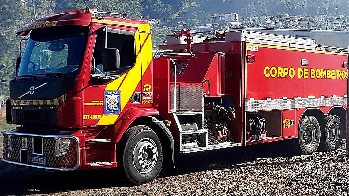 Corpo de Bombeiros atende princípio de incêndio em barracão na rua União da Vitória