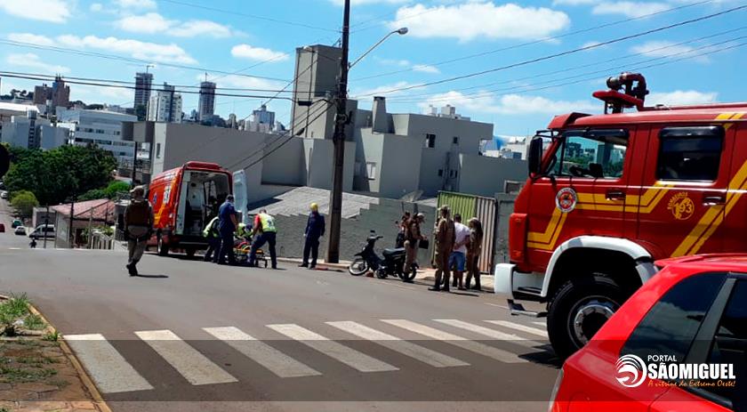 Colisão envolvendo carro e motocicleta deixa mulher ferida