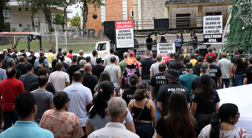 Policiais Militares realizam mobilização na Praça Central de Beltrão