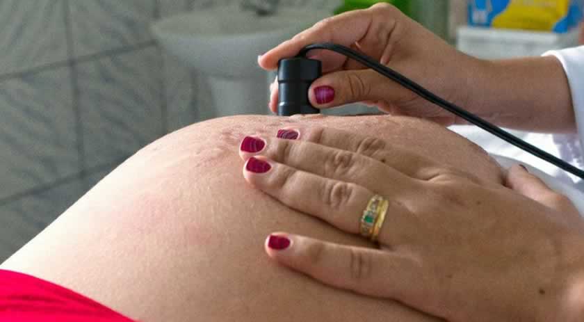 Gestação na adolescência cai 37% em 20 anos, diz estudo