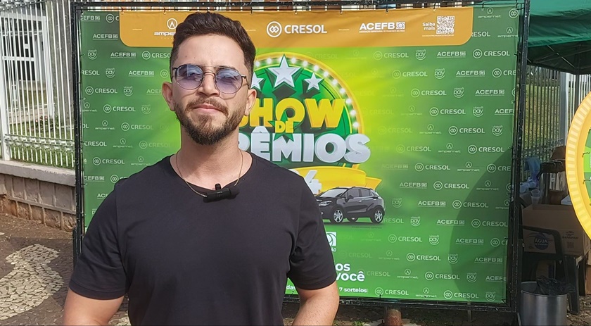 ACEFB sorteia prêmios no calçadão da praça e fala sobre a campanha “Show de Prêmios Acefb”