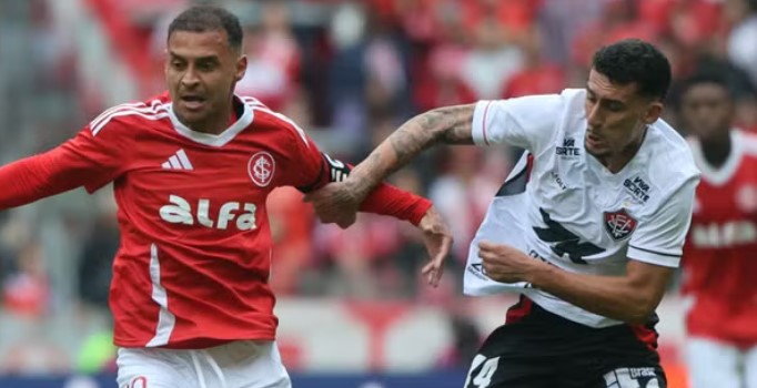 Vitória x Internacional: onde assistir e escalações de jogo do Brasileirão