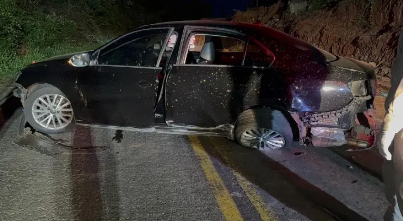 Motorista fica ferido após sair da pista e veículo rodopiar na PR-180