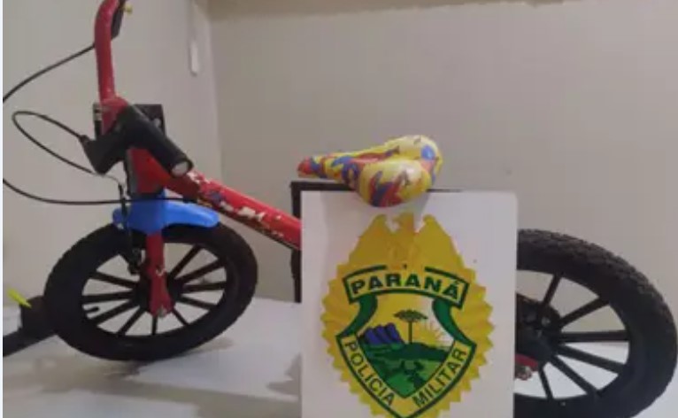 Mulher é detida após comprar bicicleta furtada; autor do furto é preso