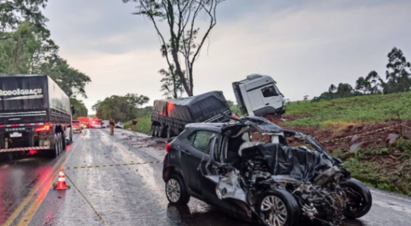Grave acidente na PR-182, em Ampére, deixa uma pessoa morta e duas feridas