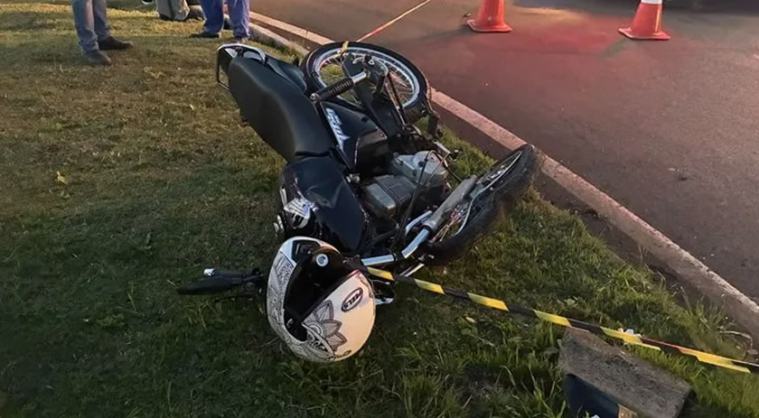 Motociclista de 22 anos morre após colisão com carro na PR-158