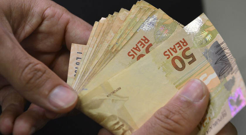Como funcionará o “Pé-de-Meia”, que dará R$ 2 mil ao ano a estudantes de baixa renda do Ensino Médio