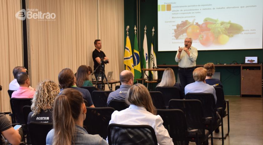 “Como zerar os tributos da aposentadoria especial” foi o tema do Café da Acefb desta terça
