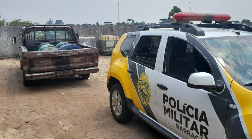Caminhonete com 800 litros de diesel descaminhado é apreendida e dois são detidos