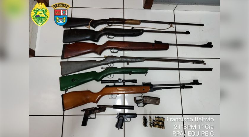 Polícia Militar de Francisco Beltrão detém indivíduos e apreende arsenal após disparos de arma de fogo