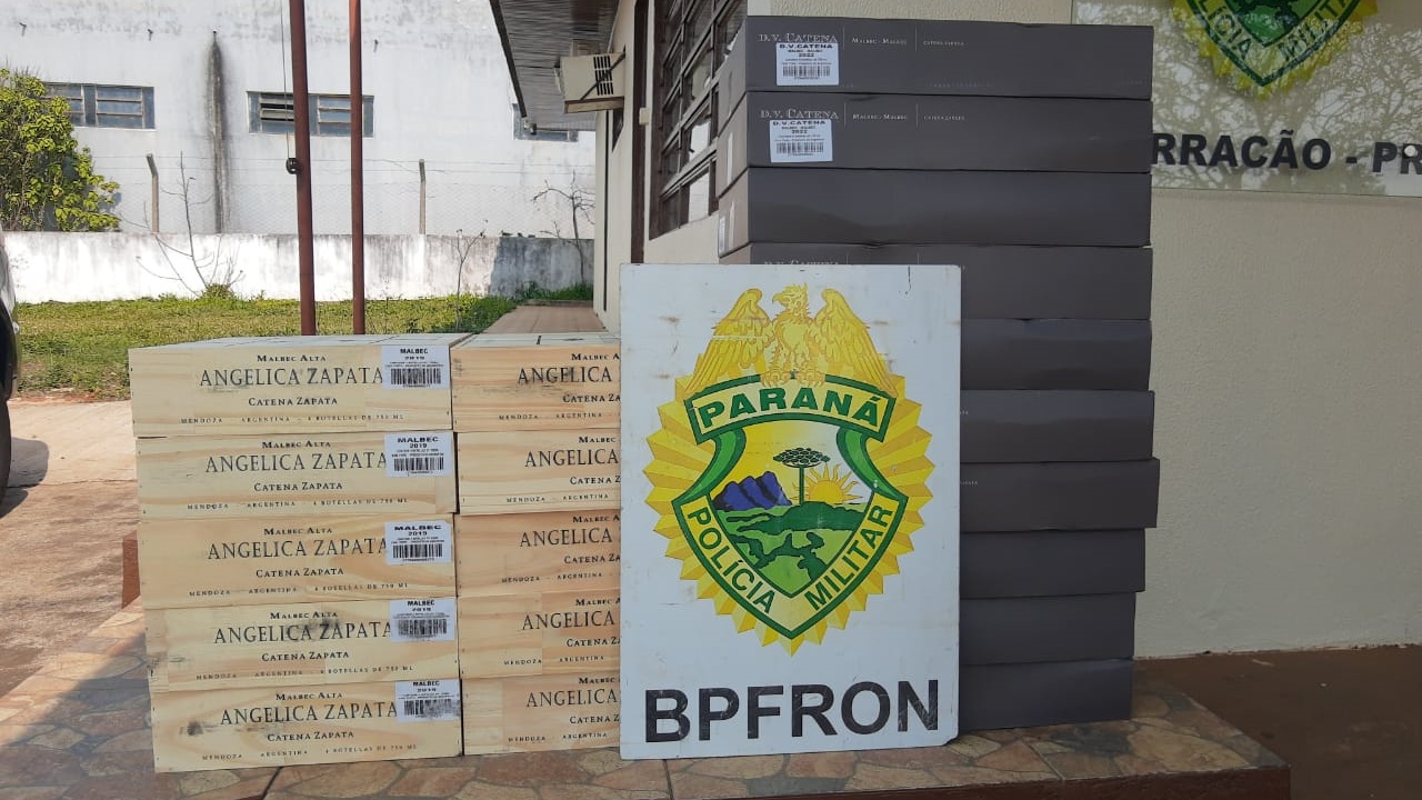 Polícia Militar apreende carga de vinho descaminhada da Argentina em Barracão