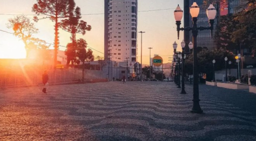 Calçadão terá sessões gratuitas de Projeto Cinema na Praça no feriado municipal