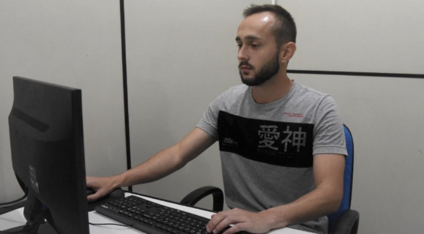 Procon notifica operadora de telefonia celular