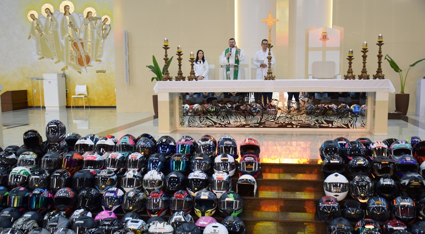 Tradicional Missa do Motociclista reúne centenas de participantes