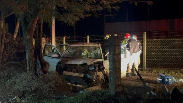Condutor fica ferido em acidente na PR-566