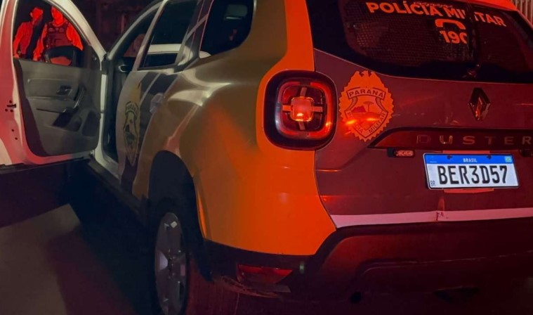 Veículo furtado é recuperado e dois suspeitos são presos