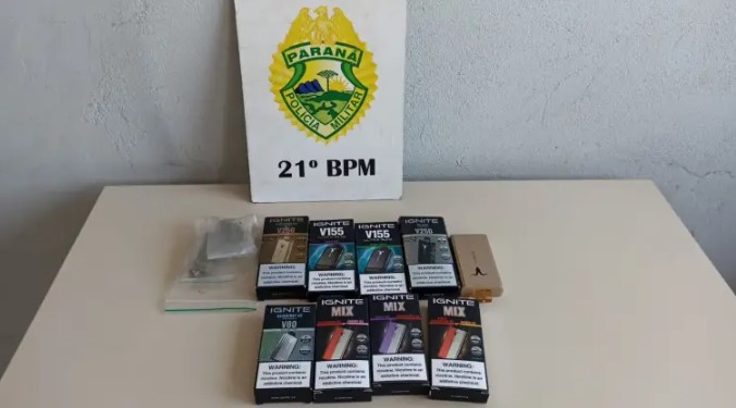 Mãe chama a polícia e amigo da filha é preso por fornecer maconha e vaper a adolescente